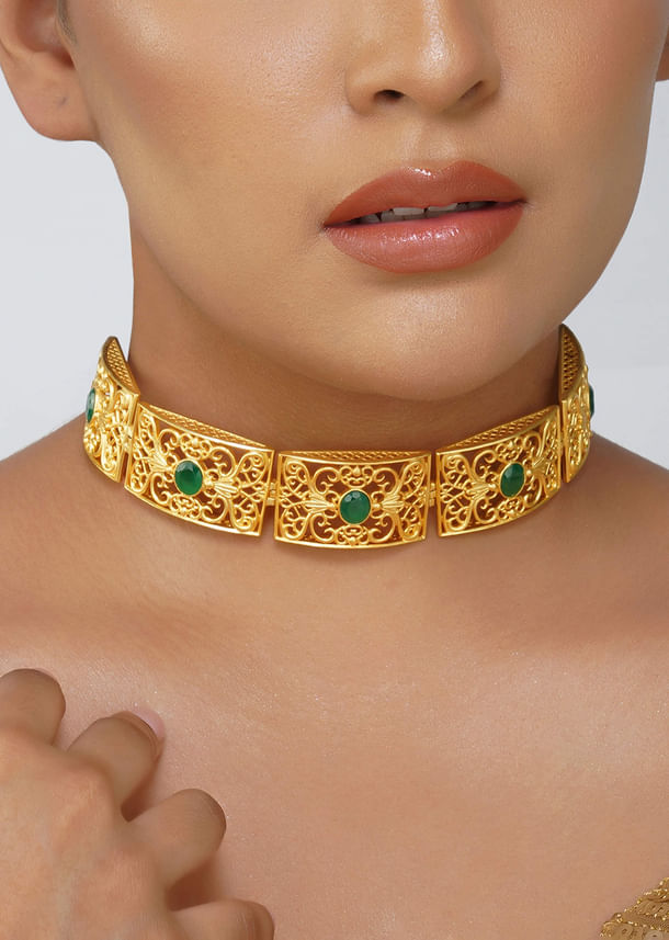 Antique Gold Choker Necklace With Green Zircon Stones Antique Gold Choker Necklace With Green Zircon Stones