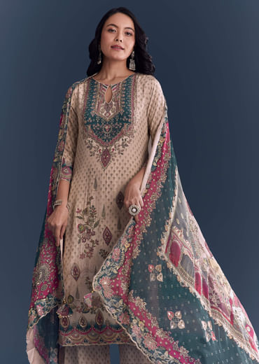 Baby Pink Crepe Kurta Set With Indie Print And Zari Work