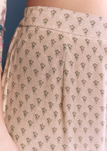 Baby Pink Crepe Kurta Set With Indie Print And Zari Work