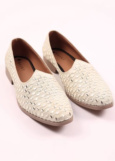 Beige Raw Silk Jutti With Mirror Work