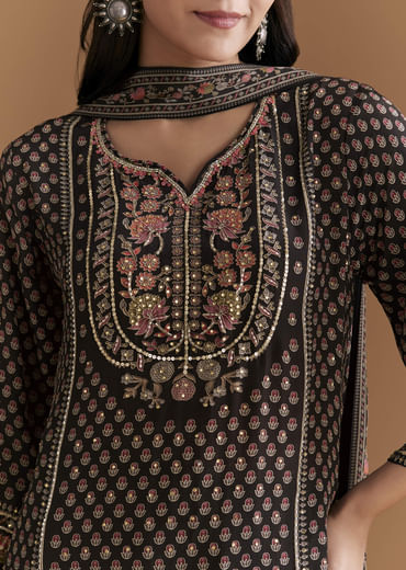 Black Crepe Kurta Set With Indie Print And Stone Work