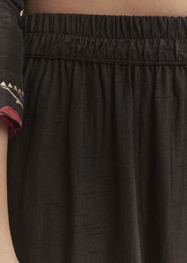 Black Dola Silk Kurta Set With Gota Work And Floral Print