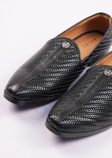 Black Textured Juttis For Men