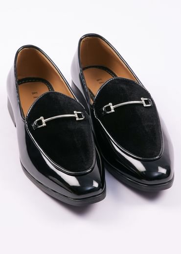 Black Velvet Juttis For Men