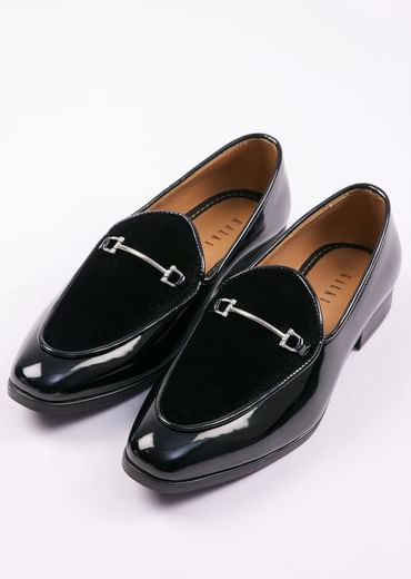 Black Velvet Juttis For Men