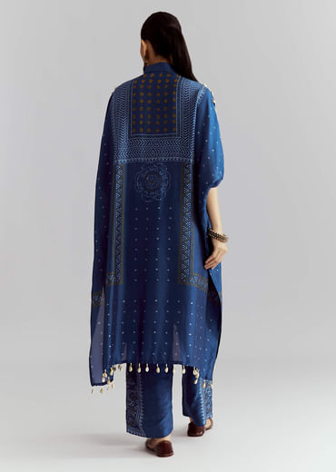 Blue Silk Kaftaan Kurta Set With Bandhani Print Blue Silk Kaftaan Kurta Set With Bandhani Print