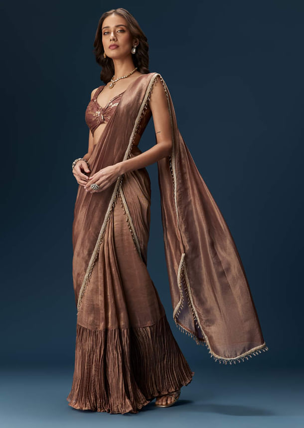 Brown Saree With Banarasi Blouse And Pre Stitched Drape Brown Saree With Banarasi Blouse And Pre Stitched Drape