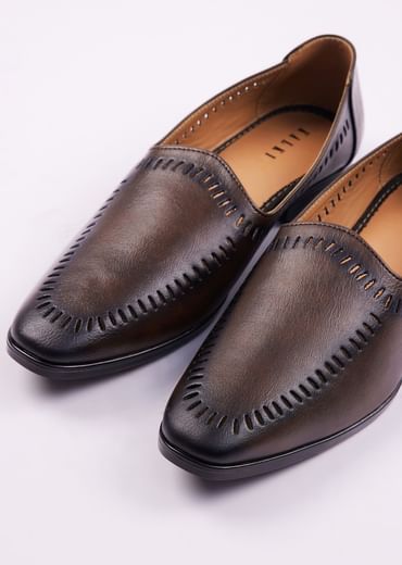 Brown Ethnic Juttis For Men