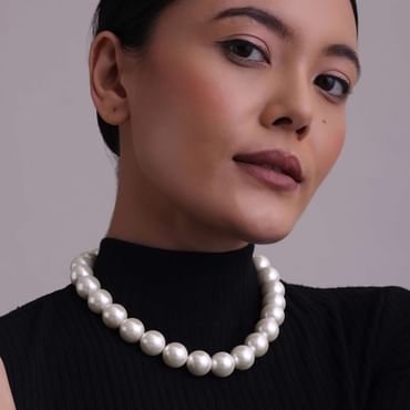 Daisy White Mother Of Pearl Necklace