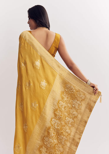 Georgette Saree With All Over Butti Woven Design