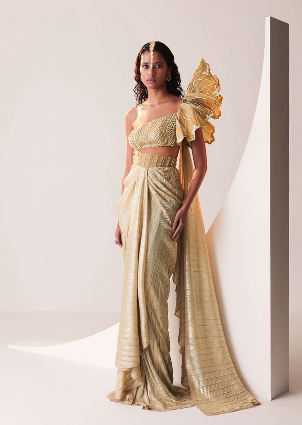 Glam Gold Gown In Knit Strechable Fabric With Embroidery