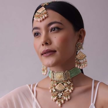 Gold-Finish Bridal Kundan Chokar Necklace Set With Beads And Multicolor Meenakari In Mix Metal