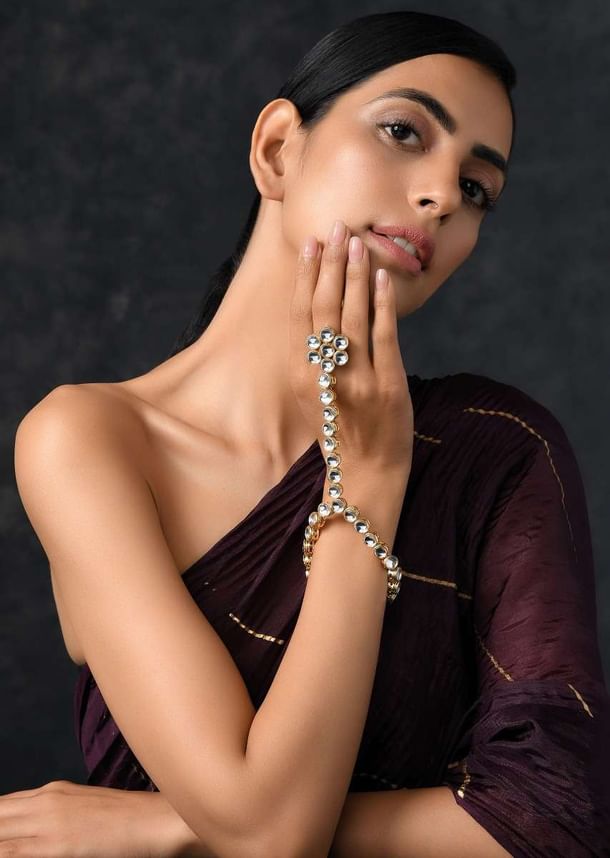 Gold Plated Hand Harness With Beautifully Handcrafted Floral Design Adorned In Kundan Work By Paisley Pop Gold Plated Hand Harness With Beautifully Handcrafted Floral Design Adorned In Kundan Work By Paisley Pop