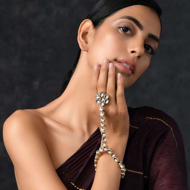 Gold Plated Hand Harness With Beautifully Handcrafted Floral Design Adorned In Kundan Work By Paisley Pop Gold Plated Hand Harness With Beautifully Handcrafted Floral Design Adorned In Kundan Work By Paisley Pop