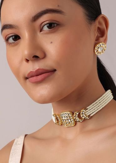 Gold Finish Choker Set With Studded And Meenakari Work