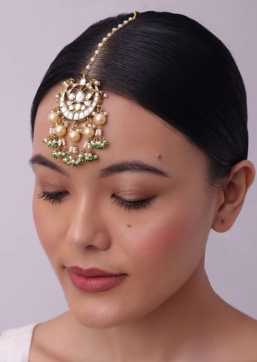 Gold Finish Heavy Bridal Choker And Maang Tikka Set