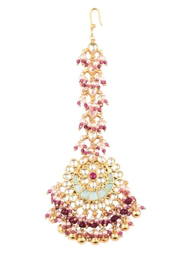 Gold Finish Kundan Maangtika With Synthetic Stones And Beads