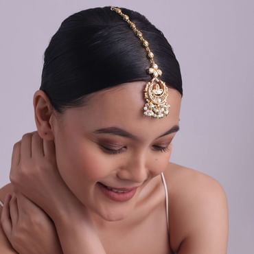 Gold Finish Kundan Mangtikka With Dangling Pearls