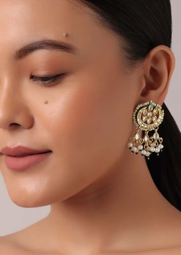 Gold Finish Pendant Choker Set With Bead Drops And Studded Kundan