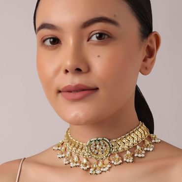 Gold Finish Pendant Choker Set With Bead Drops And Studded Kundan