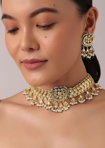 Gold Finish Pendant Choker Set With Bead Drops And Studded Kundan