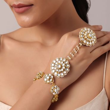 Gold Kundan Hathphool With Floral Motifs