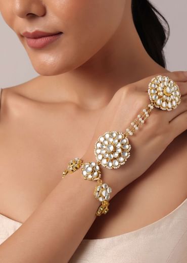Gold Kundan Hathphool With Floral Motifs
