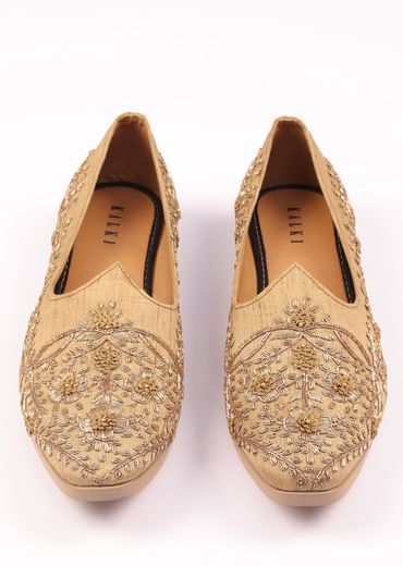 Gold Raw Silk Zardozi Embroidered Juttis