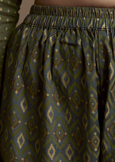 Green Indie Print Cotton Kurta Set with Thread Work