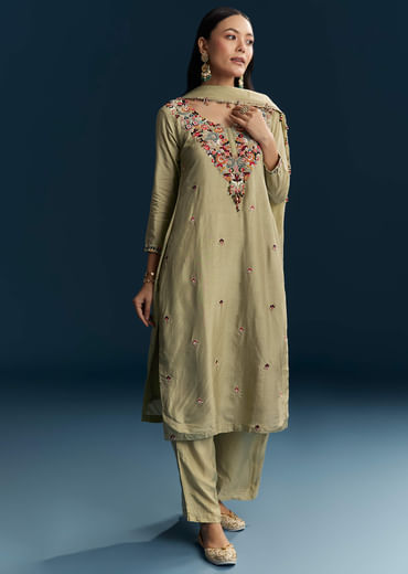 Green Silk Kurta Set With Thread Work
