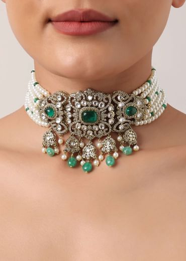 Green And White Choker Set With Encrusted Polki