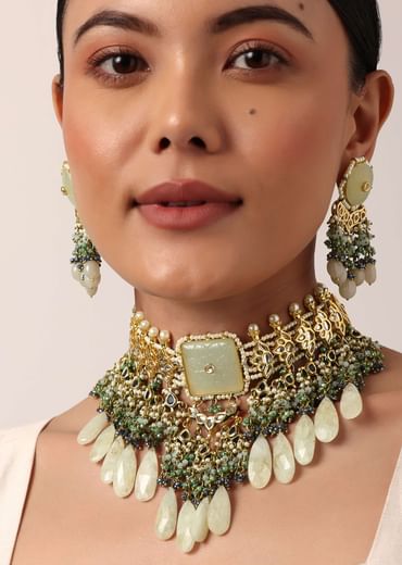 Green Bridal Choker Set With Beige Stones And Kundan