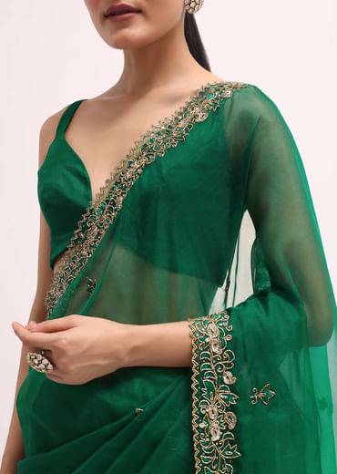 Green Scallop Border Organza Saree With Unstitched Blouse