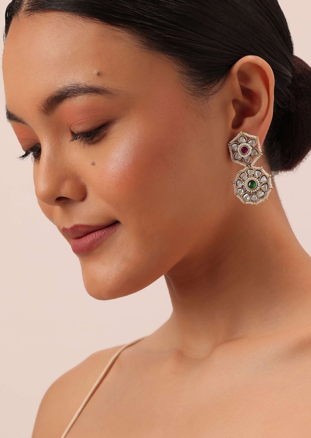 Green Temple Choker Set With Floral Motifs And Meenakari Detail