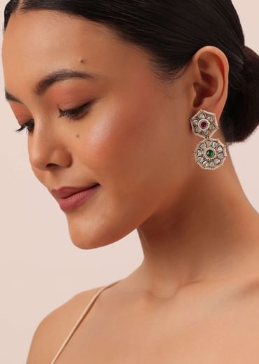 Green Temple Choker Set With Floral Motifs And Meenakari Detail