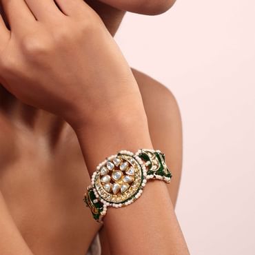 Green Toned Kundan And Pearl Bracelet