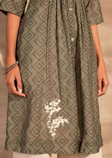 Green Tunic In Muslin With Bandhani Print And Aari Thread Embroidered Floral Motifs