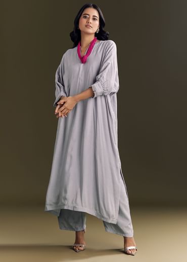 Grey Solid Kurta Pant Set With Pink Beaded Neckpiece