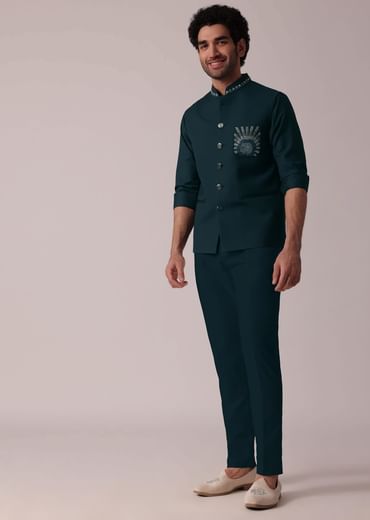 Majestic Green Short Kurta With Elegant Embroidered Bandi