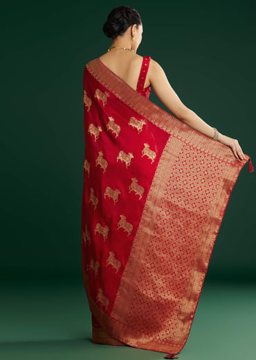 Maroon Dola Silk Saree With Zari Woven Border