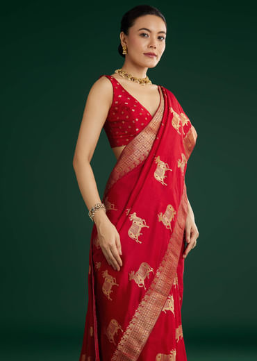 Maroon Dola Silk Saree With Zari Woven Border