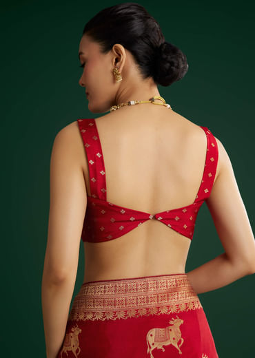 Maroon Dola Silk Saree With Zari Woven Border