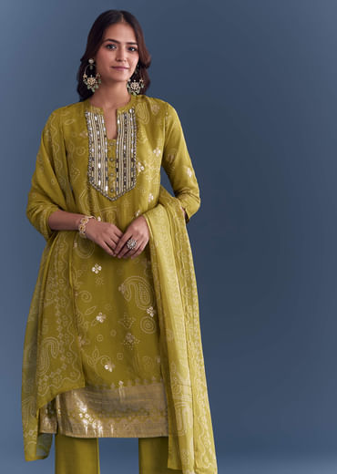 Mehendi Green Organza Kurta Set With Paisley Print And Hand Work