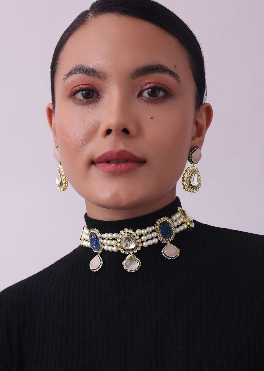 Multicolor Choker And Earring Set In Two Tone Finish