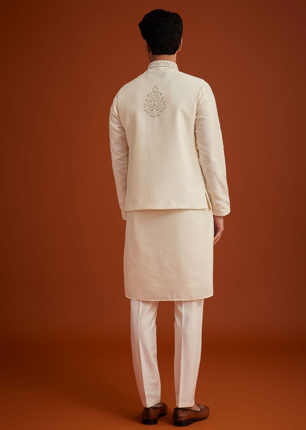 Off White Cotton Silk Jacket Set With Floral Zari Work