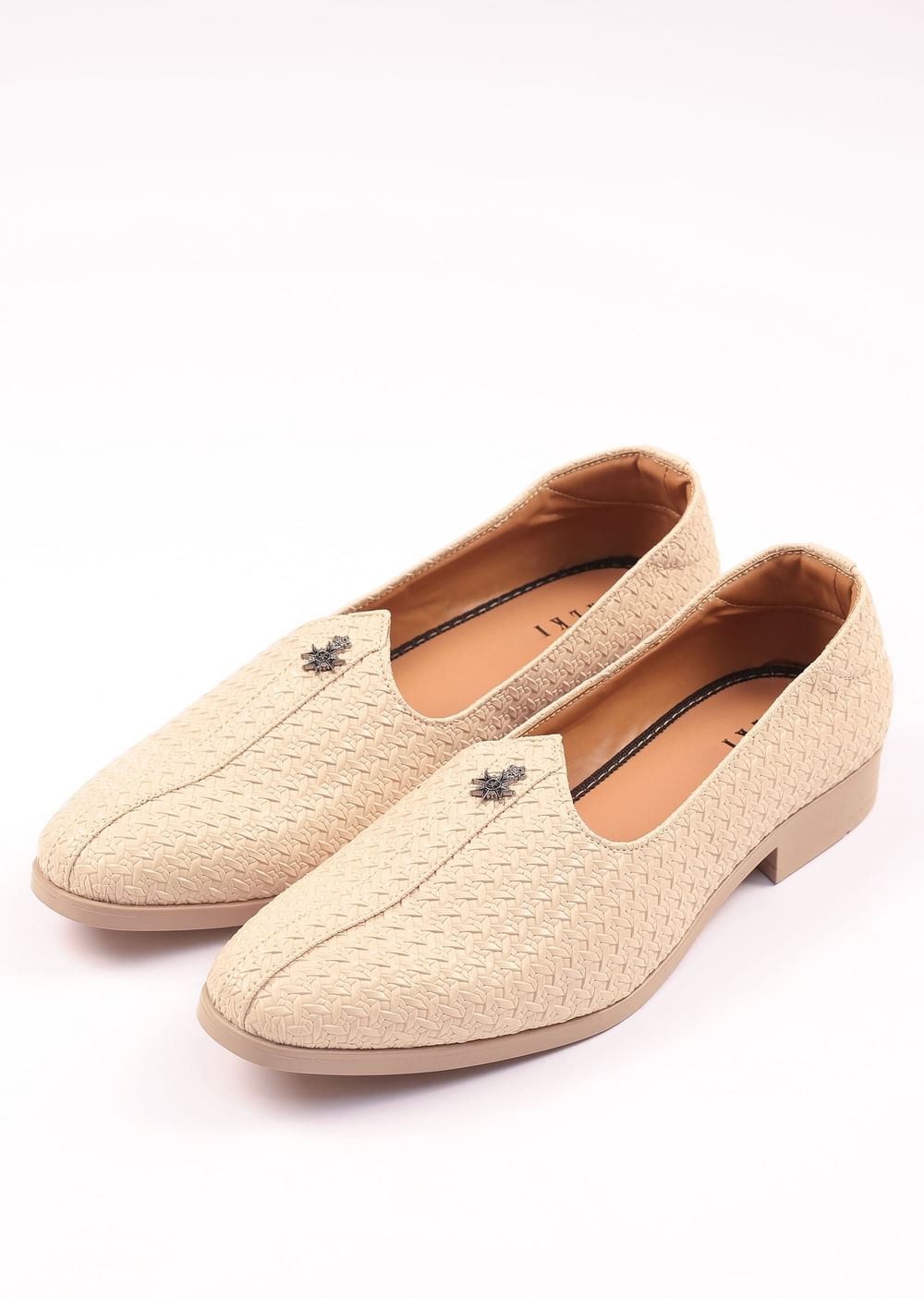 Off White Self Work Textured Juttis