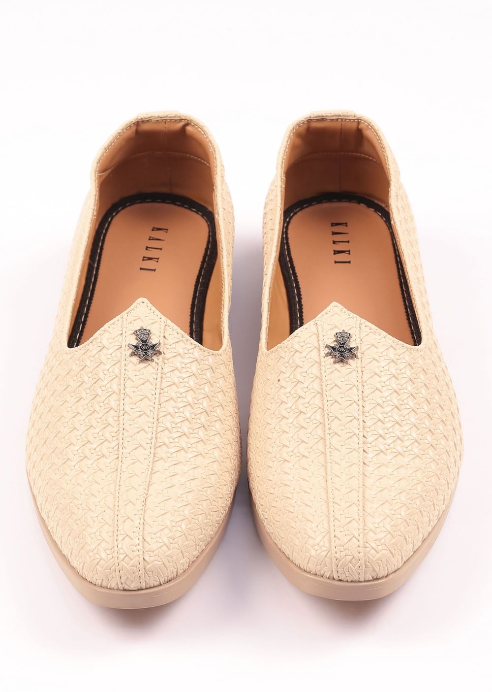 Off White Self Work Textured Juttis