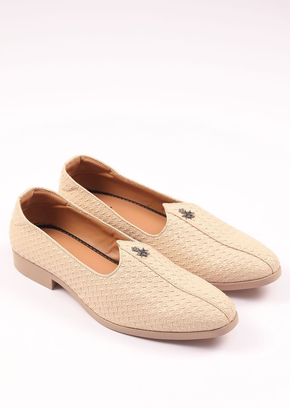 Off White Self Work Textured Juttis