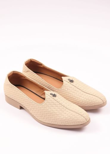 Off White Self Work Textured Juttis