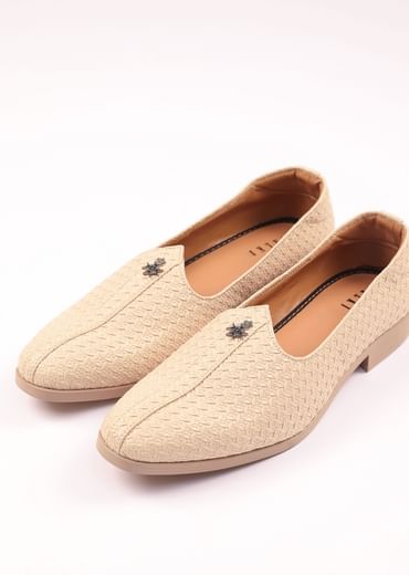 Off White Self Work Textured Juttis